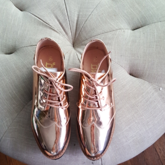 Shoes - Picture 2 of 5